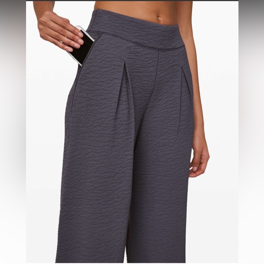LULULEMON Can You Feel The Pleat Crop Moonwalk Size 4 - Picture 4 of 13
